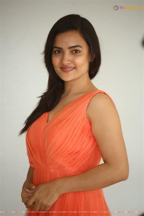 Siri Hanmanth Actress HD photos,images,pics and stills-indiglamour.com