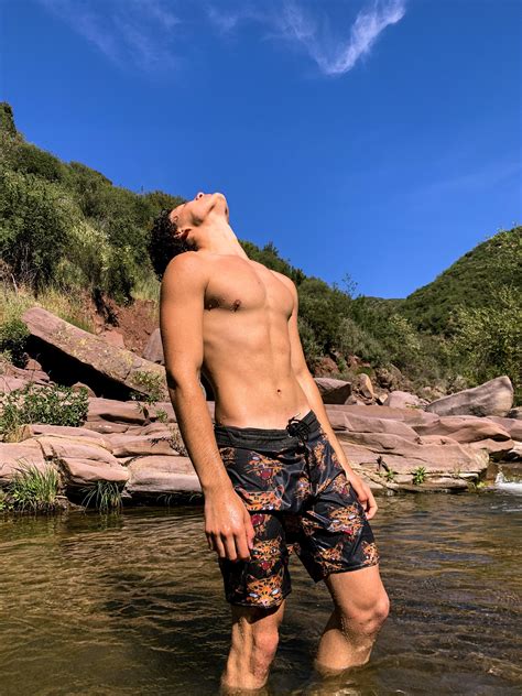aye, i’m back : r/HotGuys