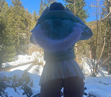 snow bunny : r/snowgirls