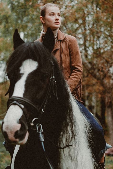 Pin oleh Evgeniya Shipakova di С лошадью