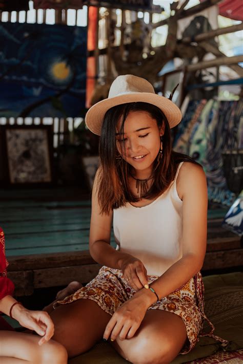 Nude Asian Babes Pics