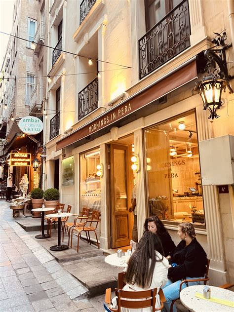 Mornings in Pera I GRABLOCALS