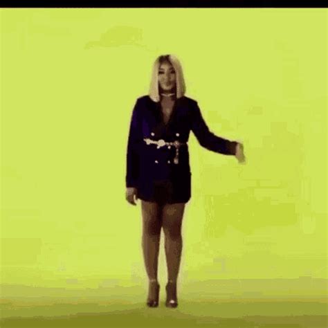 star girl erica gif star girl erica kuda bank discover share gifs