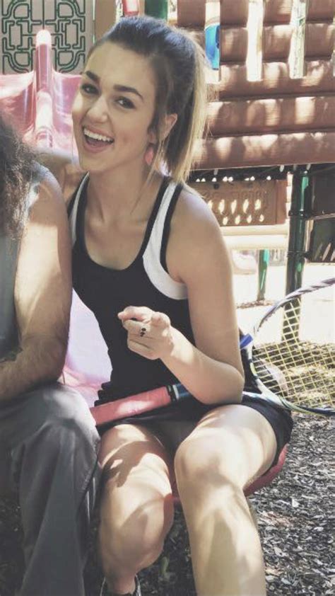 Candid Girls: Are They All They Seem? The Experts Weigh In Image 14