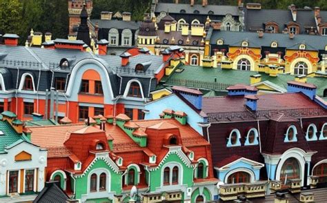 Discover Ukraine : Places : Kyiv : Kyiv : Podol - Ukraine Travel Guide