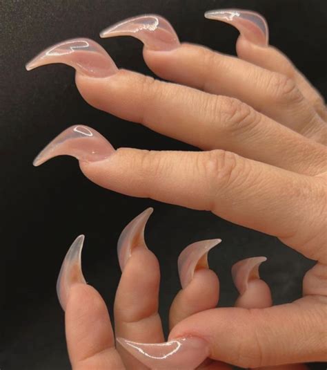 claw nails @aloeyyera -follow me in 2024 | Kitty claws nails, Cat claw