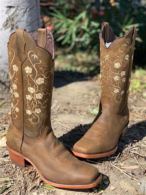 inexpensive cowboy boots for women 9