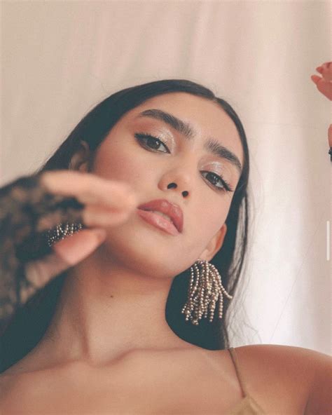 model nour  mmg models