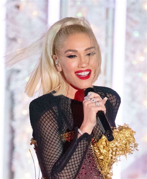 Gwen Stefani - Biography, Height & Life Story | Super Stars Bio