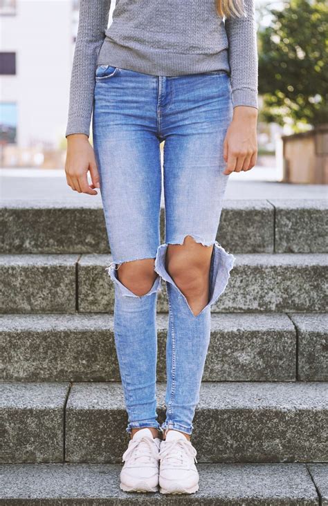 Why Is My Knee Clicking? Stop the Painful Noise Now!