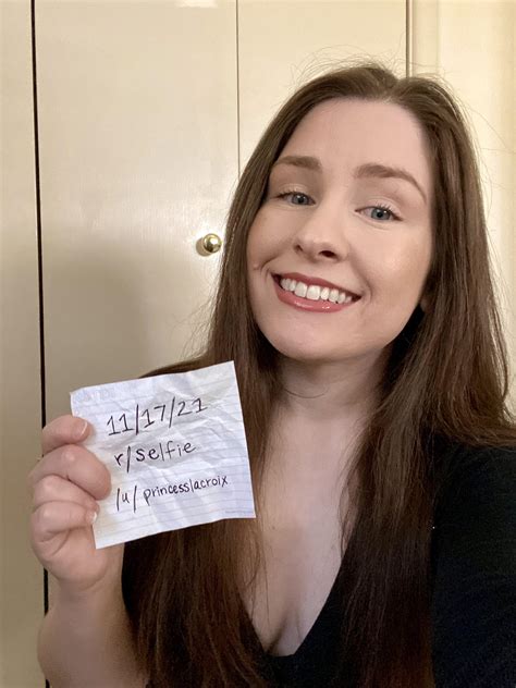 Finally making a verification post (over 18) : r/selfie
