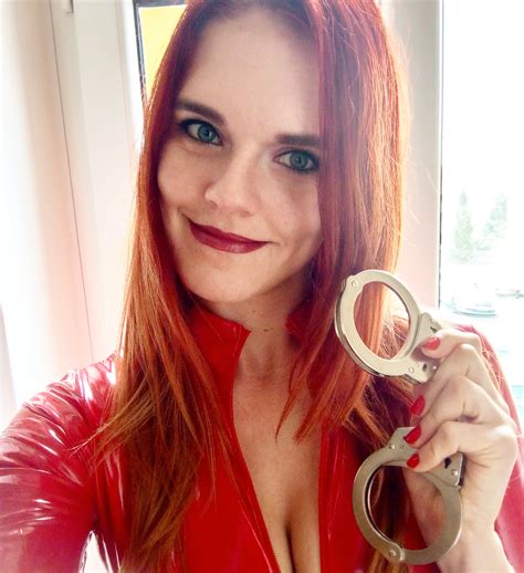 Goddess Julie - Beautiful Goddess Redhair Dominant Women