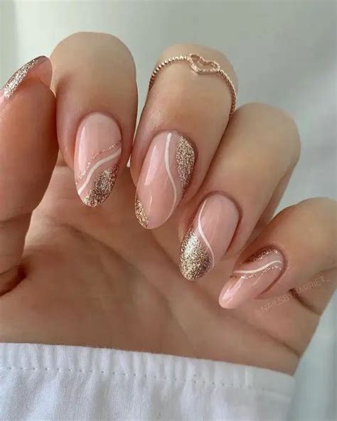 40+ Rose Nails To Inspire Your Next Manicure Rose Gold Nails Acrylic ...