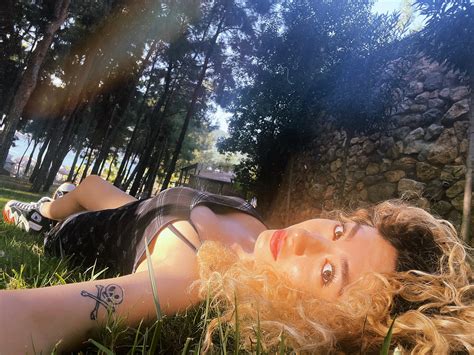 Sena Şener on Twitter: "🖤🦇🌳 https://t.co/dFMs7BoulQ" / Twitter