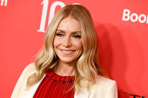 Kelly Ripa, 53, Stirs up Buzz as Users Notice Her 'Cheeks Are Melting
