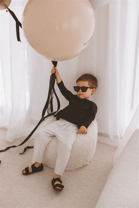 Pin by Cvet-valentina on День рождения 2 года | Toddler photoshoot ...