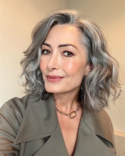 Corte De Cabelo Branco - Cabelo branco: 30 cortes e penteados para usar durante a transição capilar