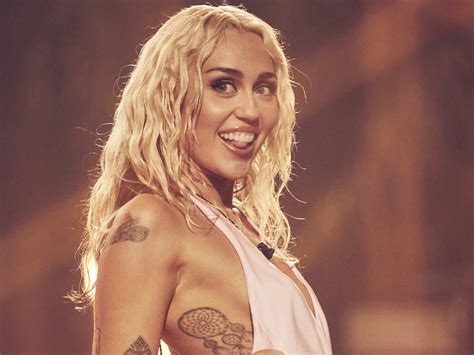 miley cyrus new year's eve party 6