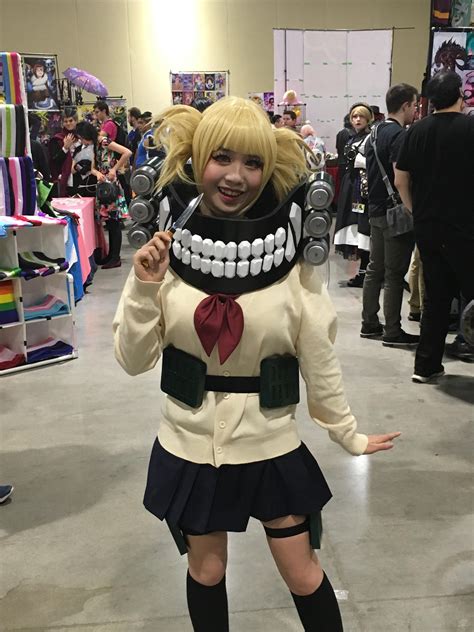 This awesome Himiko Toga cosplay I saw at Katsucon 2018! : r