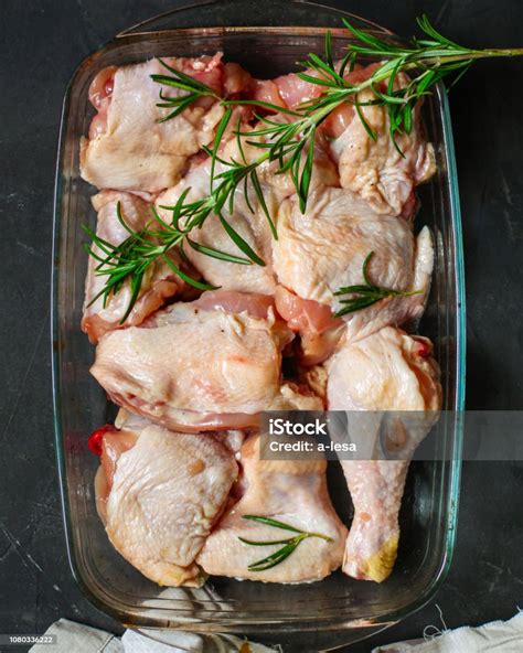 potongan ayam mentah daging mentah tampilan atas  menyalin ruang