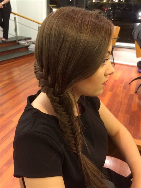 Side plait styles are the perfect solution for busy morning hair routines 25