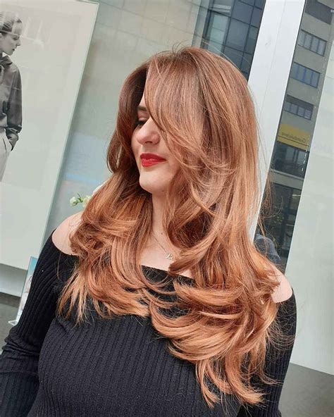 17 Slimming Long Layered Haircuts for Women with Full Faces