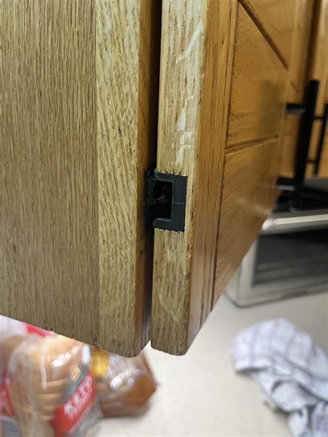 Identify cabinets and unique hinge. Any help? Circa 1980s : r/cabinetry