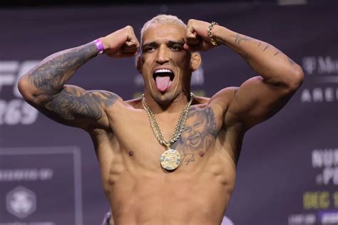 charles oliveira net worth