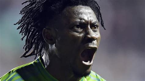 mls review martins return inspires sounders fourfourtwo
