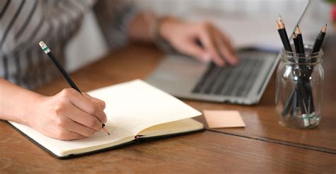 write  swot analysis paper