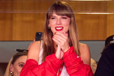 Taylor Swift Admits 'Football Is Awesome' amid Travis Kelce Romance