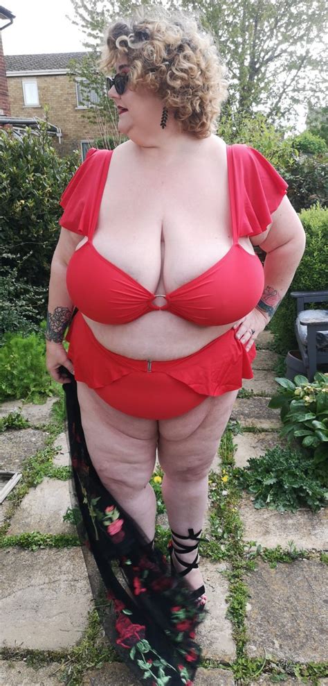 Racy Red and Raring to Go - Secret Plus Size Goddess