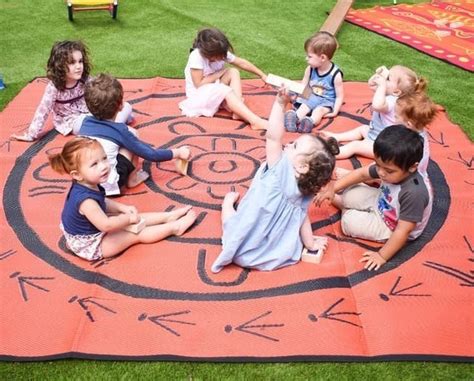 curious  play introducing yarning circles   preschool mat time
