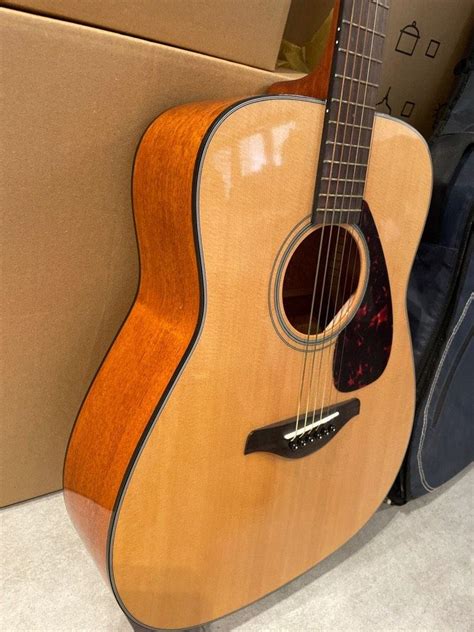 YAHAMA FG800 Acoustic guitar, Hobbies & Toys, Music & Media, Musical ...