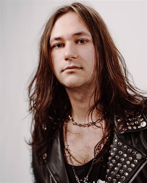 Tom Hartlova - Encyclopaedia Metallum: The Metal Archives