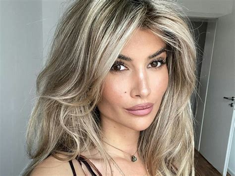 Playmate Laura Schultz: Böse Hass-Attacken nach Saudi-Reise | Express