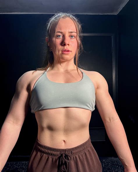 Bridget May (themusclemami)