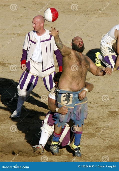 Calcio Storico Fiorentino editorial photography. Image of fiorentinopiazza - 102064697