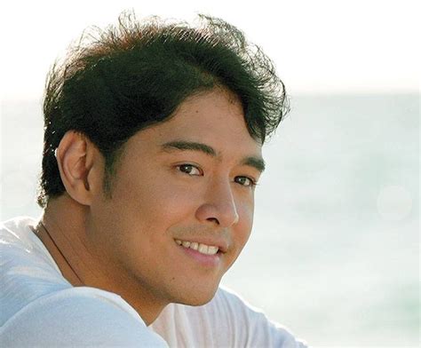 jeric gonzales  single      love life