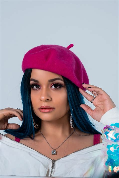 Ely la voz de miel, nueva exponente de música urbana – Flow Magazine