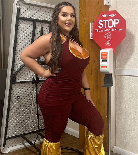 Nadia Sapphire