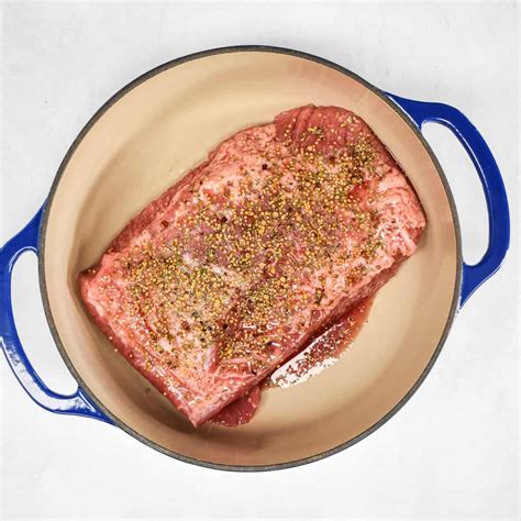 how long to cook corned beef on stove top