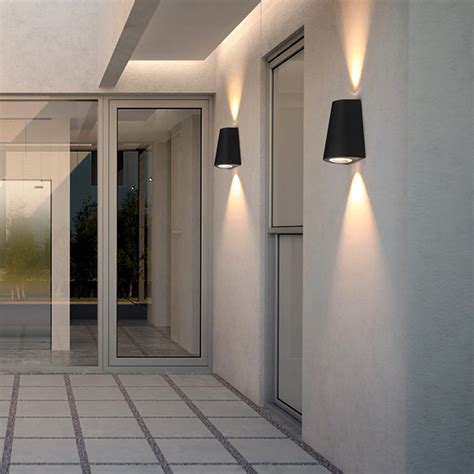 luminaria de exterior bidireccional conico gu serlux
