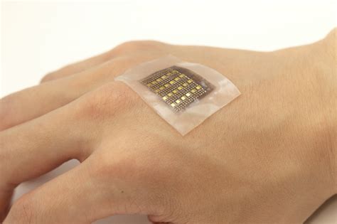 wearable skin patch monitors hemoglobin  deep tissues