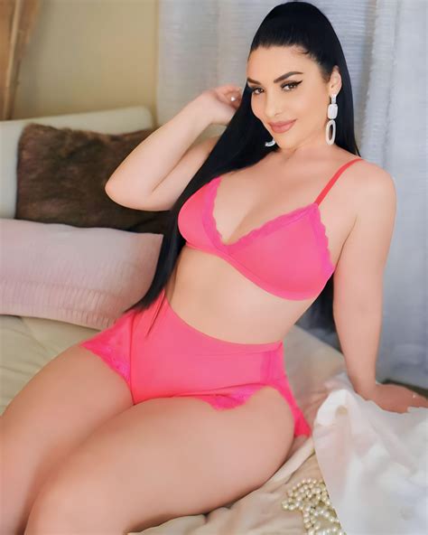 Linda en la cama : r/Viktoria__Kay