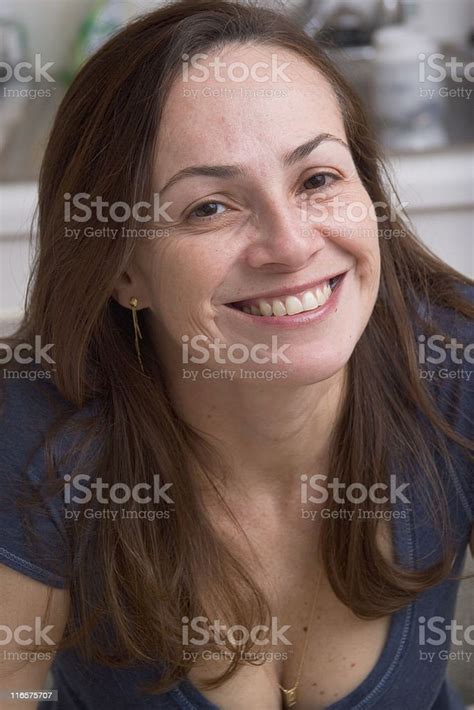 Beautiful 40s Woman Closeup Stock Photo - Download Image Now - 40-44 ...