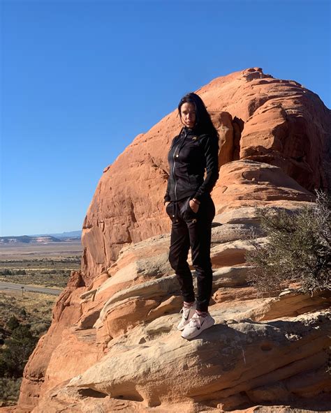 Lena "the Hunter" Ovchynnikova 🇺🇦🇺🇸 (@lenaovchynnikova) • Instagram