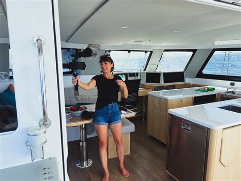 Nikki Wynn's feet