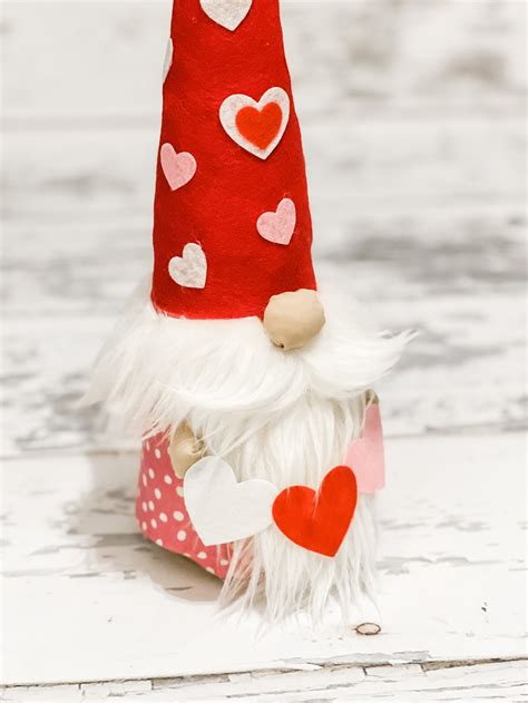 diy valentine gnome - Re-Fabbed