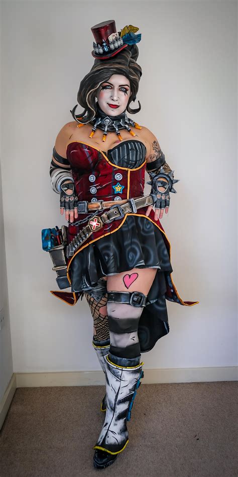 Made a cosplay of Mad Moxxi in Borderlands 3 outfit : r/borderlands3